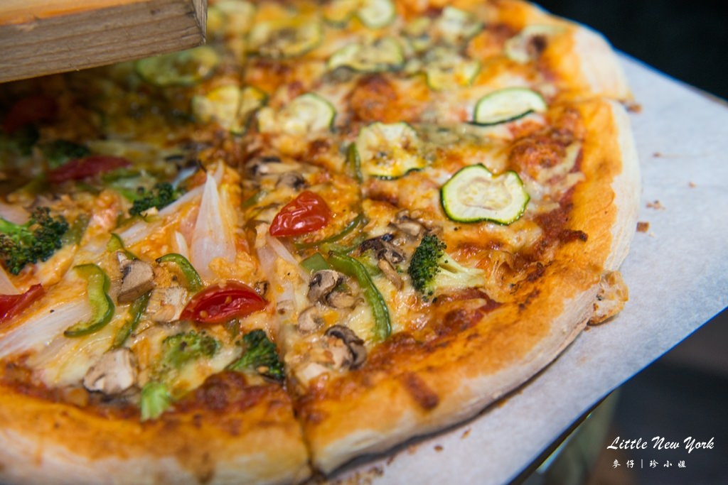 小紐約披薩Little New York~道地的美式靈魂,黃金比例麵皮耐人尋味!國父紀念館站美食推薦 - 麥仔の生活日記