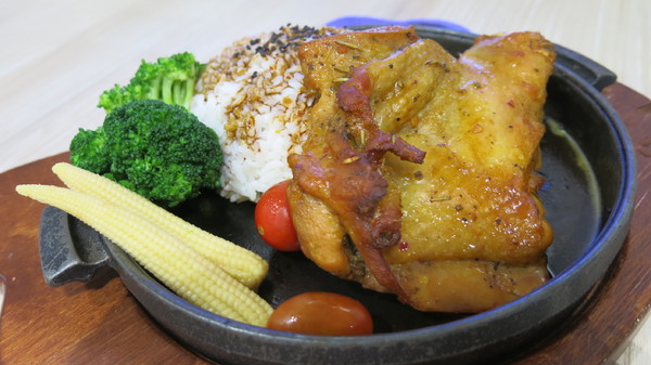 Hello Kitty餐廳：南紡夢時代~夢幻的Hello kitty餐廳