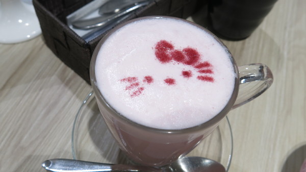 Hello Kitty餐廳：南紡夢時代~夢幻的Hello kitty餐廳