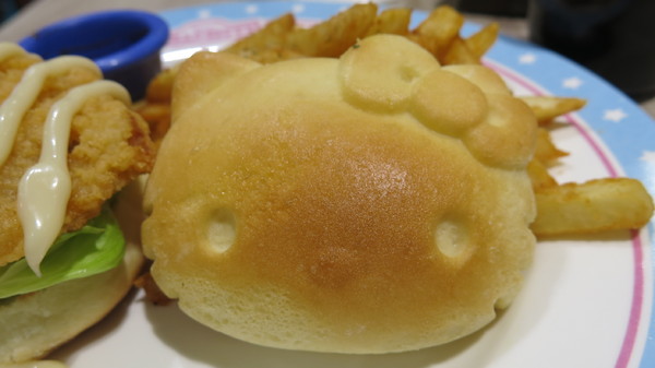 Hello Kitty餐廳：南紡夢時代~夢幻的Hello kitty餐廳