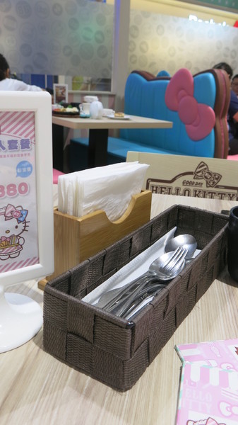 Hello Kitty餐廳：南紡夢時代~夢幻的Hello kitty餐廳