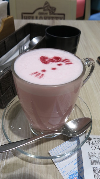 Hello Kitty餐廳：南紡夢時代~夢幻的Hello kitty餐廳