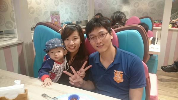 Hello Kitty餐廳：南紡夢時代~夢幻的Hello kitty餐廳