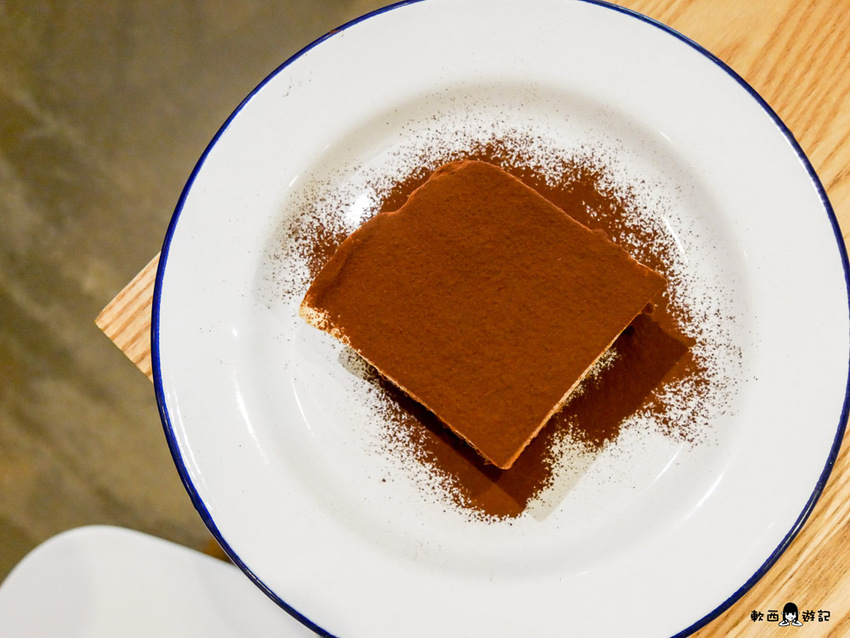 科技大樓站不限時咖啡廳推薦》Stoppage Time補時●超可愛方塊個人座位區 一個人來也可以! 免費插座/wifi 不限時咖啡廳推薦 台北不限時咖啡廳 - 軟西，遊記