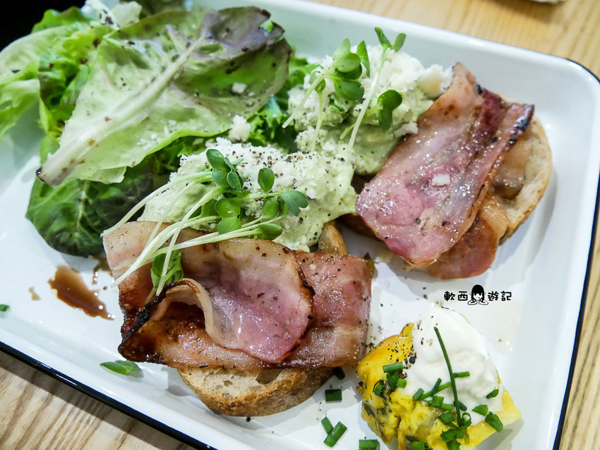 科技大樓站不限時咖啡廳推薦》Stoppage Time補時●超可愛方塊個人座位區 一個人來也可以! 免費插座/wifi 不限時咖啡廳推薦 台北不限時咖啡廳 - 軟西，遊記