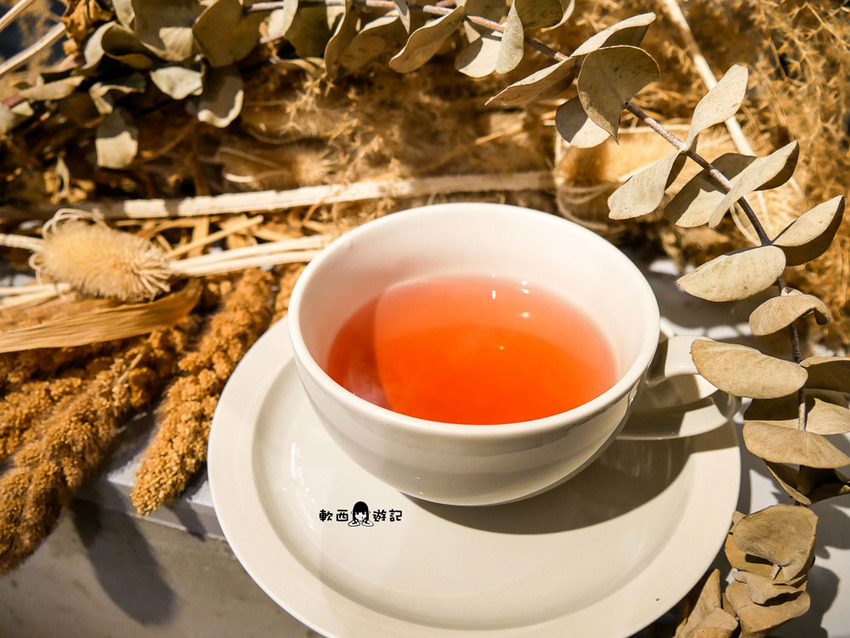 科技大樓站不限時咖啡廳推薦》Stoppage Time補時●超可愛方塊個人座位區 一個人來也可以! 免費插座/wifi 不限時咖啡廳推薦 台北不限時咖啡廳 - 軟西，遊記