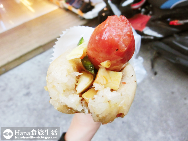 【台中西屯】百膳工房大腸包小腸 | 逢甲夜市人氣美食 料一層一層的堆疊 菜多實在 不重口味