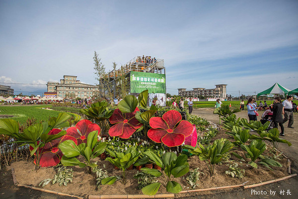 LINE FRIENDS彩繪稻田:【遊記】{屏東。南州}「全球首發 LINE FRIENDS彩繪稻田」就在2015屏東國際彩稻藝術節 LINE FRIENDS彩繪稻田:【遊記】{屏東。南州}「全球首發 LINE FRIENDS彩繪稻田」就在2015屏東國際彩稻藝術節