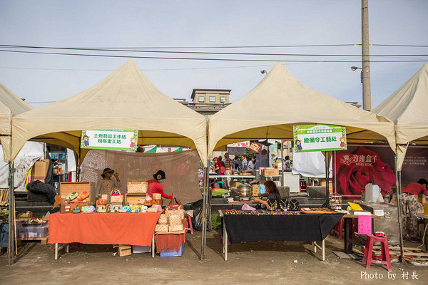 LINE FRIENDS彩繪稻田:【遊記】{屏東。南州}「全球首發 LINE FRIENDS彩繪稻田」就在2015屏東國際彩稻藝術節 LINE FRIENDS彩繪稻田:【遊記】{屏東。南州}「全球首發 LINE FRIENDS彩繪稻田」就在2015屏東國際彩稻藝術節