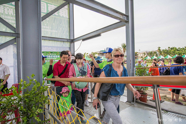 LINE FRIENDS彩繪稻田:【遊記】{屏東。南州}「全球首發 LINE FRIENDS彩繪稻田」就在2015屏東國際彩稻藝術節 LINE FRIENDS彩繪稻田:【遊記】{屏東。南州}「全球首發 LINE FRIENDS彩繪稻田」就在2015屏東國際彩稻藝術節