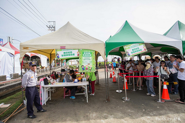 LINE FRIENDS彩繪稻田:【遊記】{屏東。南州}「全球首發 LINE FRIENDS彩繪稻田」就在2015屏東國際彩稻藝術節 LINE FRIENDS彩繪稻田:【遊記】{屏東。南州}「全球首發 LINE FRIENDS彩繪稻田」就在2015屏東國際彩稻藝術節