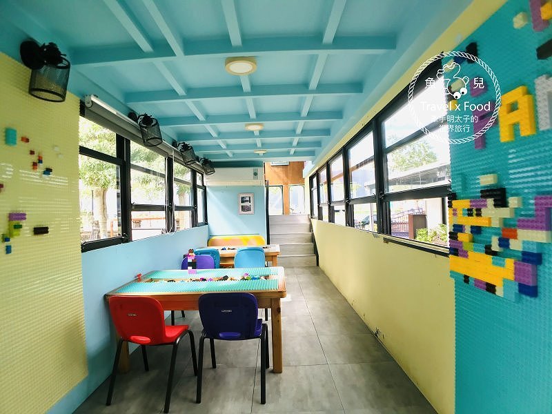 幸福時光 Happy Time 親子餐廳|百元DIY、舒適座椅、戶外鞦韆、兒童閱讀室,一起在叮叮車上共度美好親子時光 @魚兒 x 牽手明太子的「視」界旅行