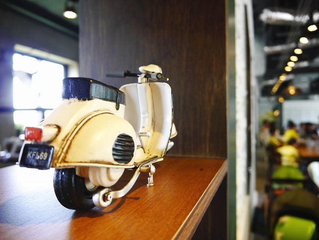 │宜蘭。礁溪│「幸福時光」親子餐廳。大黑板、獨立遊戲室、小廚師體驗、耐人尋味的文青工業風