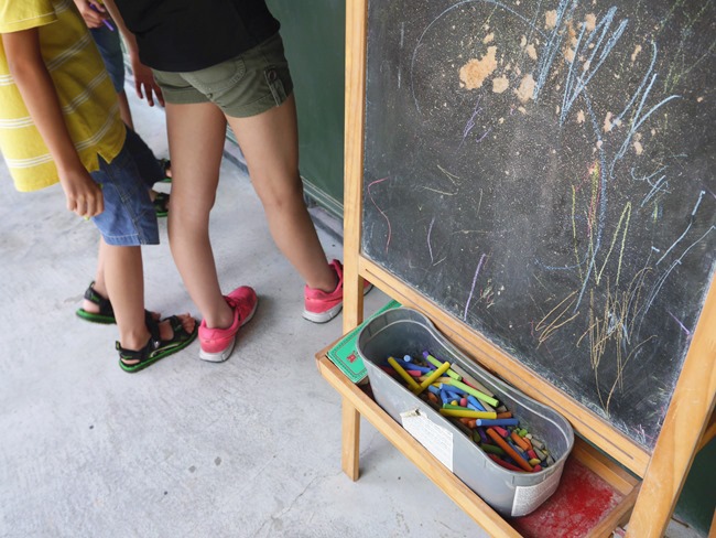 │宜蘭。礁溪│「幸福時光」親子餐廳。大黑板、獨立遊戲室、小廚師體驗、耐人尋味的文青工業風