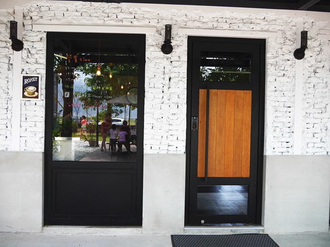 │宜蘭。礁溪│「幸福時光」親子餐廳。大黑板、獨立遊戲室、小廚師體驗、耐人尋味的文青工業風