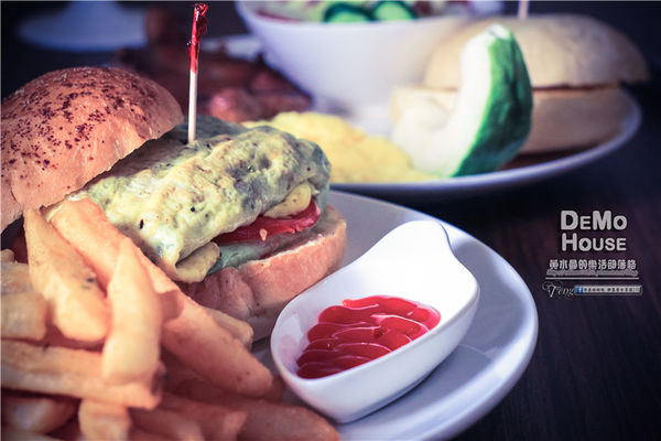 DEMO HOUSE早午餐-桃園市/桃園區(快帶您的毛小孩來共進餐點)