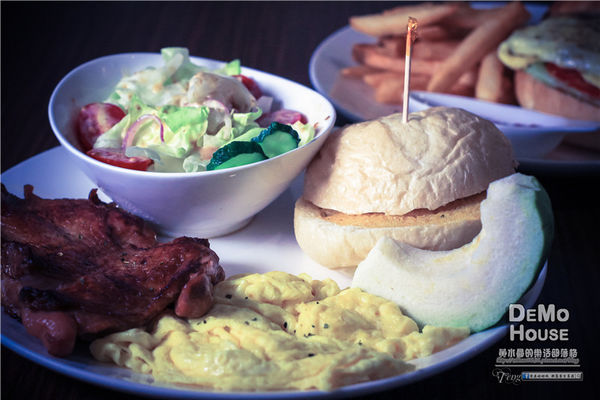 DEMO HOUSE早午餐-桃園市/桃園區(快帶您的毛小孩來共進餐點)