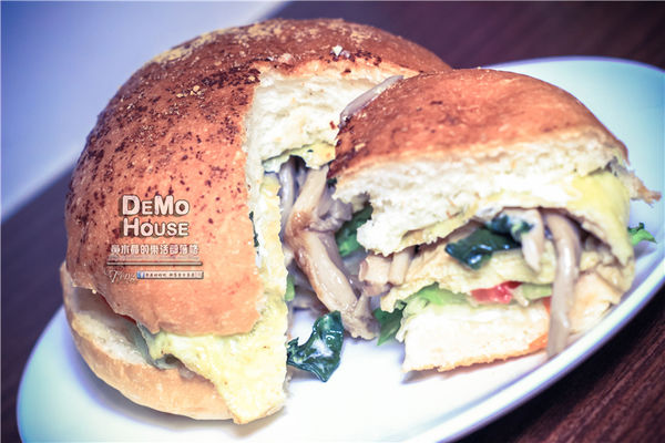 DEMO HOUSE早午餐-桃園市/桃園區(快帶您的毛小孩來共進餐點)