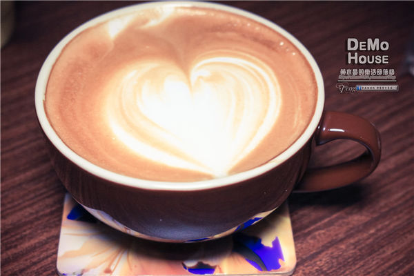 DEMO HOUSE早午餐-桃園市/桃園區(快帶您的毛小孩來共進餐點)