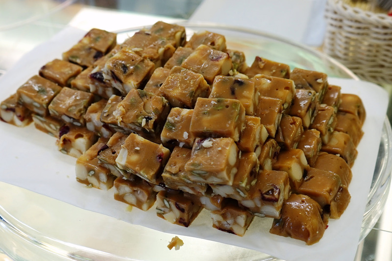 27 1/3cake house--台灣大道的小地標--時尚超強設計，引領新流行--冰岩菓燒、塔菲糖、手工布丁--米其林三星甜點不可不嚐