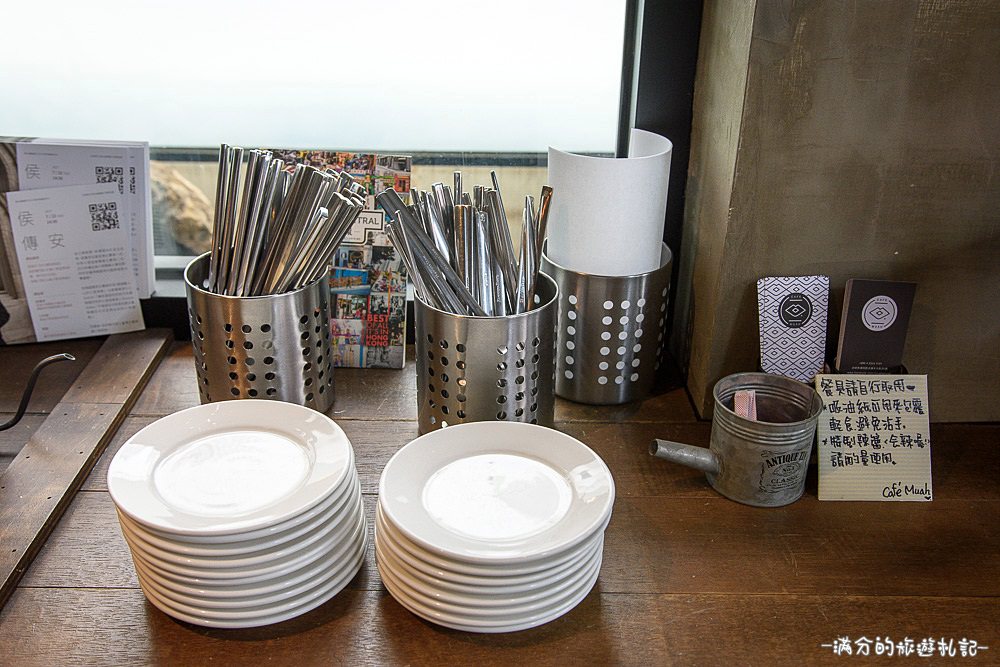 台中南屯美食》Café Muah 台中早午餐 份量十足拼盤 浪漫邂逅~被吻牆給強吻啦 - 滿分的旅遊札記