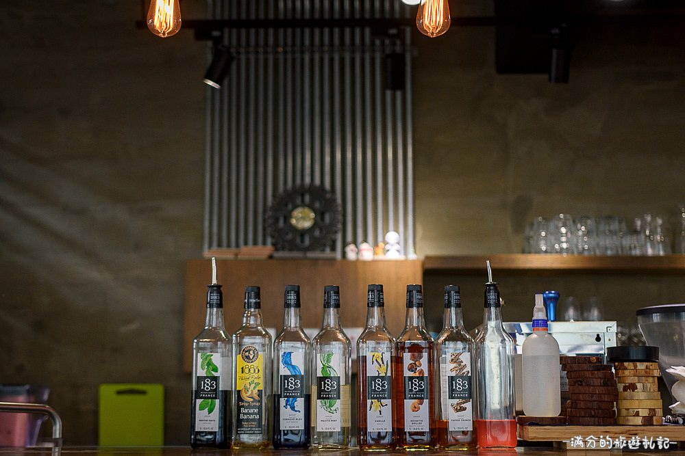 台中南屯美食》Café Muah 台中早午餐 份量十足拼盤 浪漫邂逅~被吻牆給強吻啦 - 滿分的旅遊札記