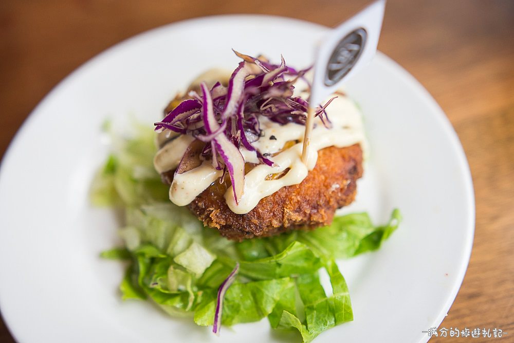 台中南屯美食》Café Muah 台中早午餐 份量十足拼盤 浪漫邂逅~被吻牆給強吻啦 - 滿分的旅遊札記