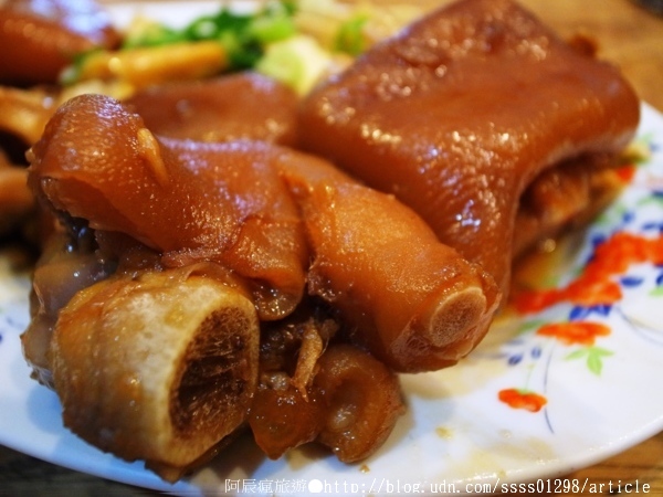 【美食特搜。屏東內埔鄉】老實麵懷舊麵館。走進懷舊風味的時光機 回到老實年代吃碗老實麵