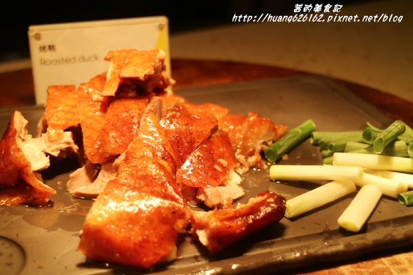 台北W飯店 - the kitchen table 西餐廳：【台北信義區】東區時尚美食『台北W飯店 - the kitchen table 西餐廳』信義區高級Buffet/BBQ肉遇之夜/捷運市政府站