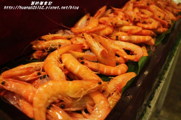 台北W飯店 - the kitchen table 西餐廳：【台北信義區】東區時尚美食『台北W飯店 - the kitchen table 西餐廳』信義區高級Buffet/BBQ肉遇之夜/捷運市政府站