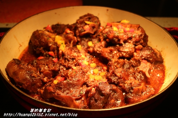 台北W飯店 - the kitchen table 西餐廳：【台北信義區】東區時尚美食『台北W飯店 - the kitchen table 西餐廳』信義區高級Buffet/BBQ肉遇之夜/捷運市政府站