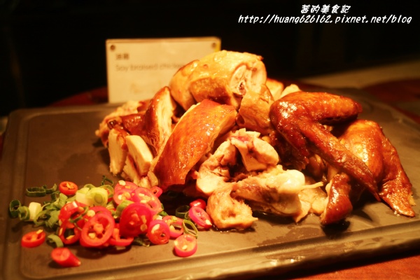 台北W飯店 - the kitchen table 西餐廳：【台北信義區】東區時尚美食『台北W飯店 - the kitchen table 西餐廳』信義區高級Buffet/BBQ肉遇之夜/捷運市政府站