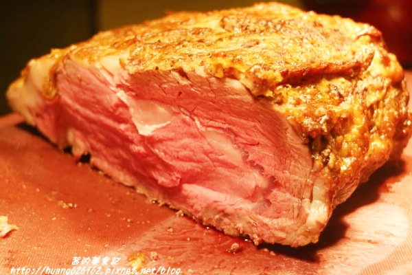 台北W飯店 - the kitchen table 西餐廳：【台北信義區】東區時尚美食『台北W飯店 - the kitchen table 西餐廳』信義區高級Buffet/BBQ肉遇之夜/捷運市政府站