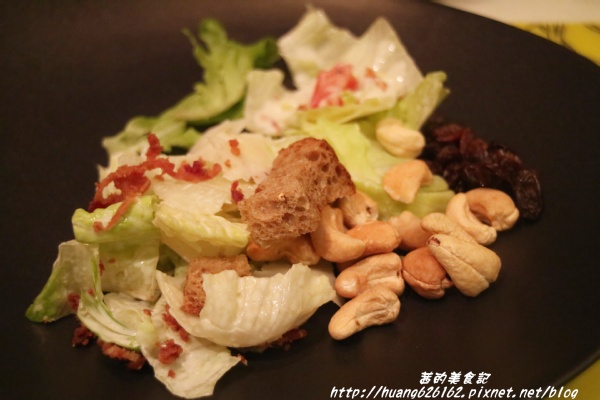 台北W飯店 - the kitchen table 西餐廳：【台北信義區】東區時尚美食『台北W飯店 - the kitchen table 西餐廳』信義區高級Buffet/BBQ肉遇之夜/捷運市政府站