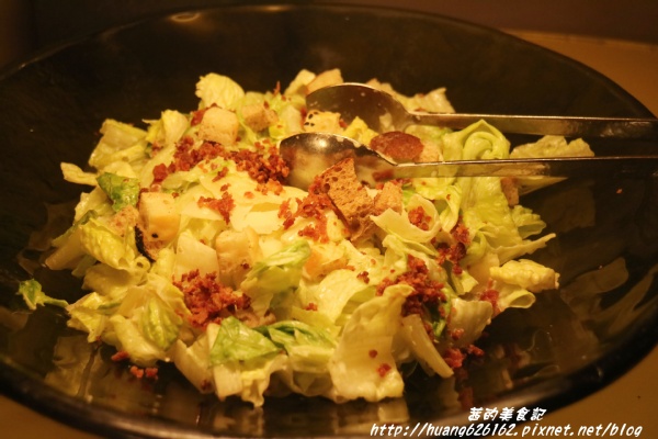 台北W飯店 - the kitchen table 西餐廳：【台北信義區】東區時尚美食『台北W飯店 - the kitchen table 西餐廳』信義區高級Buffet/BBQ肉遇之夜/捷運市政府站