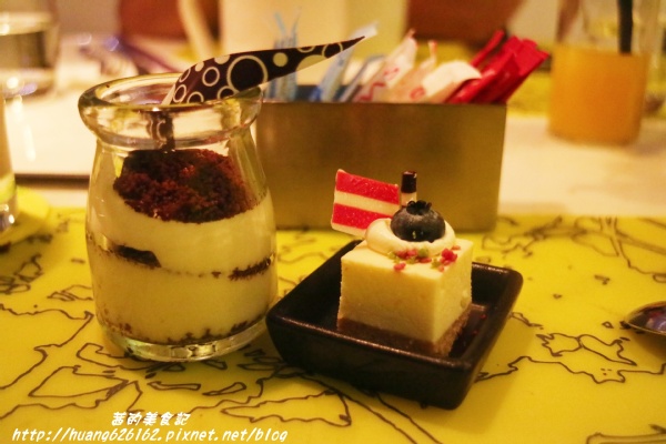 台北W飯店 - the kitchen table 西餐廳：【台北信義區】東區時尚美食『台北W飯店 - the kitchen table 西餐廳』信義區高級Buffet/BBQ肉遇之夜/捷運市政府站