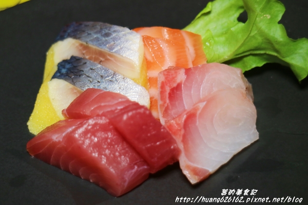 台北W飯店 - the kitchen table 西餐廳：【台北信義區】東區時尚美食『台北W飯店 - the kitchen table 西餐廳』信義區高級Buffet/BBQ肉遇之夜/捷運市政府站