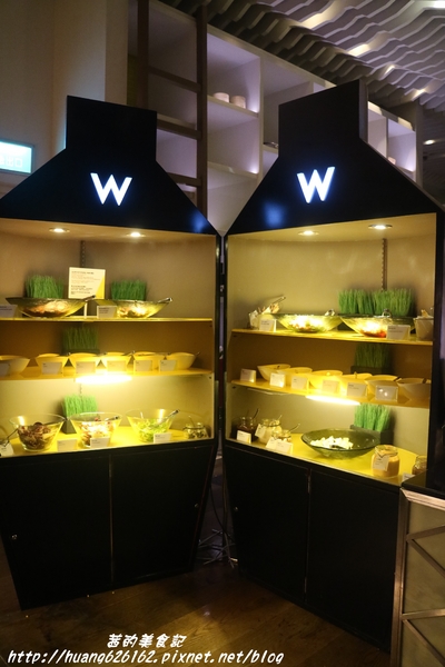 台北W飯店 - the kitchen table 西餐廳：【台北信義區】東區時尚美食『台北W飯店 - the kitchen table 西餐廳』信義區高級Buffet/BBQ肉遇之夜/捷運市政府站