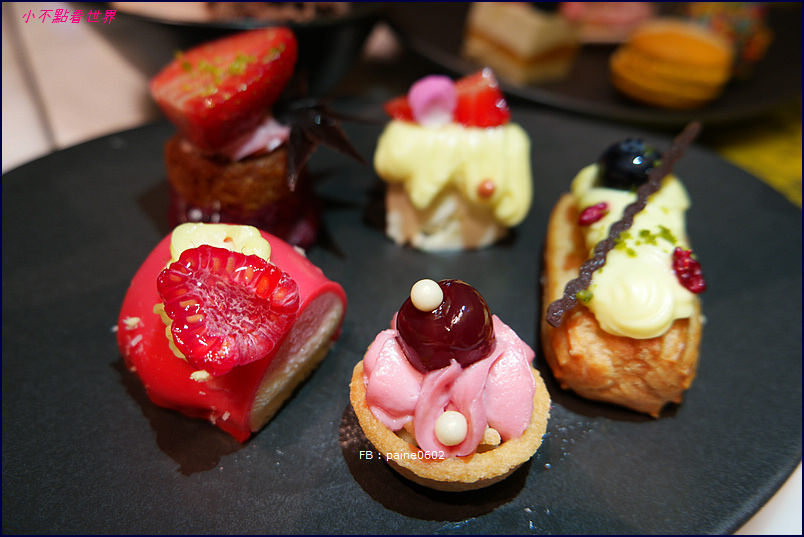 w hotel taipei - the kitchen table buffet