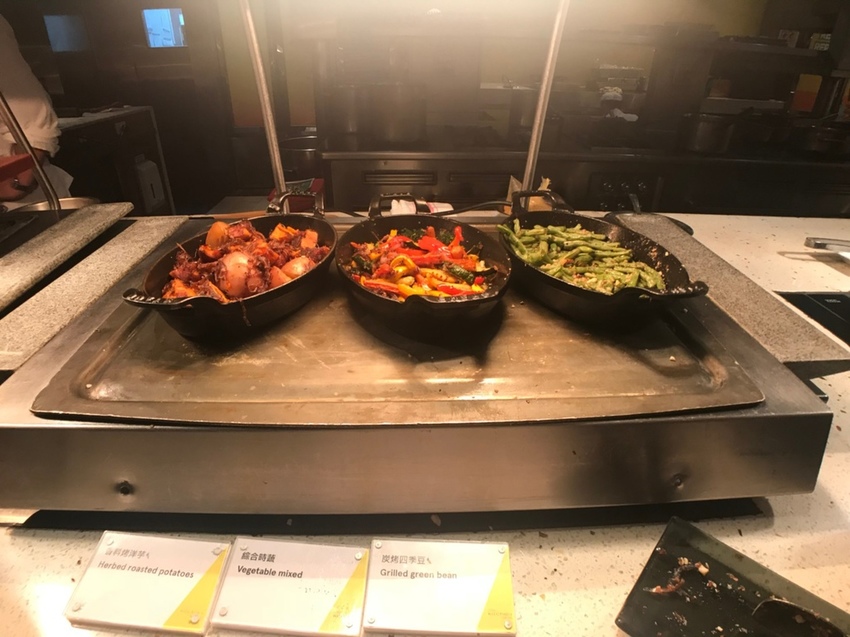 The kitchen table_200526_0024.jpg