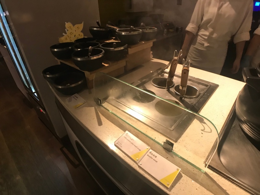 The kitchen table_200526_0010.jpg