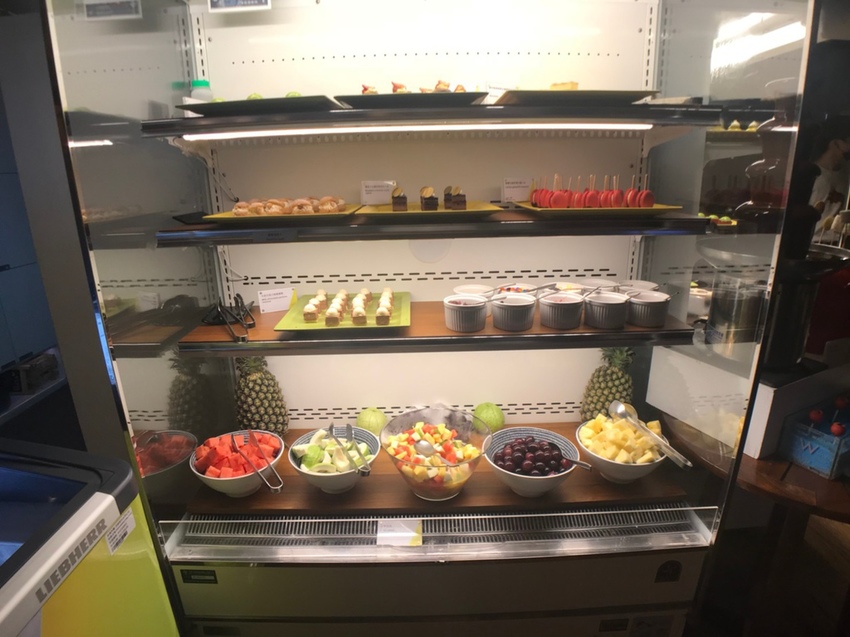 The kitchen table_200526_0007.jpg