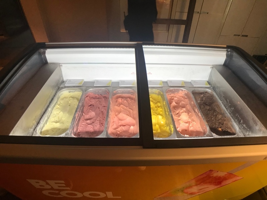 The kitchen table_200526_0008.jpg