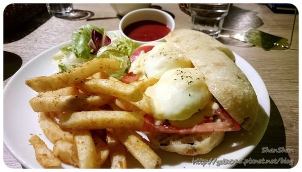 民生社區超值早午餐。「派森烘焙廚房」- 超推特色班尼迪克蛋！