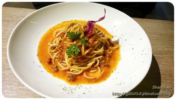 民生社區超值早午餐。「派森烘焙廚房」- 超推特色班尼迪克蛋！