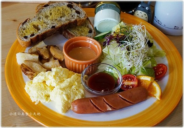 啡文學咖啡館(三店):台中南屯』啡文學大英店║不限時咖啡館,大份量早午餐、輕食、手沖單品咖啡,一個人也可慢活~