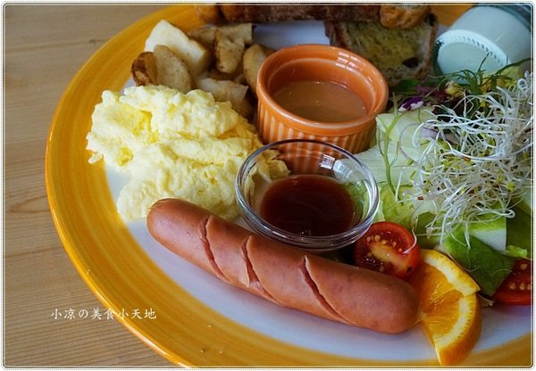 啡文學咖啡館(三店):台中南屯』啡文學大英店║不限時咖啡館,大份量早午餐、輕食、手沖單品咖啡,一個人也可慢活~