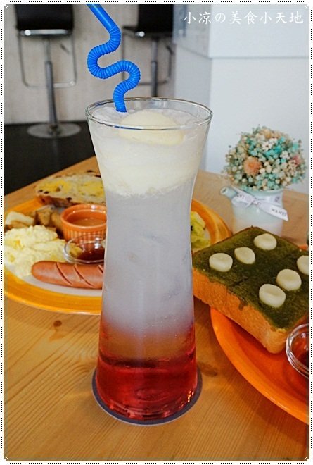 啡文學咖啡館(三店):台中南屯』啡文學大英店║不限時咖啡館,大份量早午餐、輕食、手沖單品咖啡,一個人也可慢活~