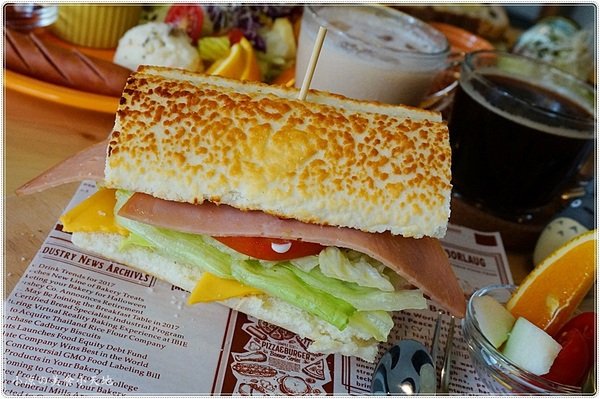 啡文學咖啡館(三店):台中南屯』啡文學大英店║不限時咖啡館,大份量早午餐、輕食、手沖單品咖啡,一個人也可慢活~