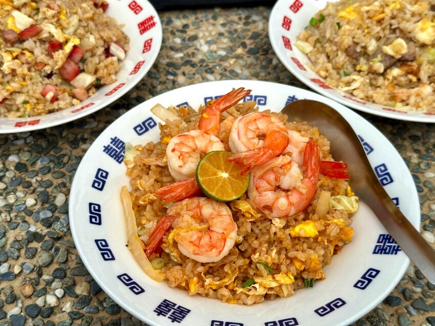 台南最強炒飯藏國華街！中西區人氣爆棚，必吃隱藏美食。